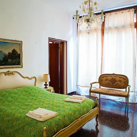 Dei Frari Apartment Venice